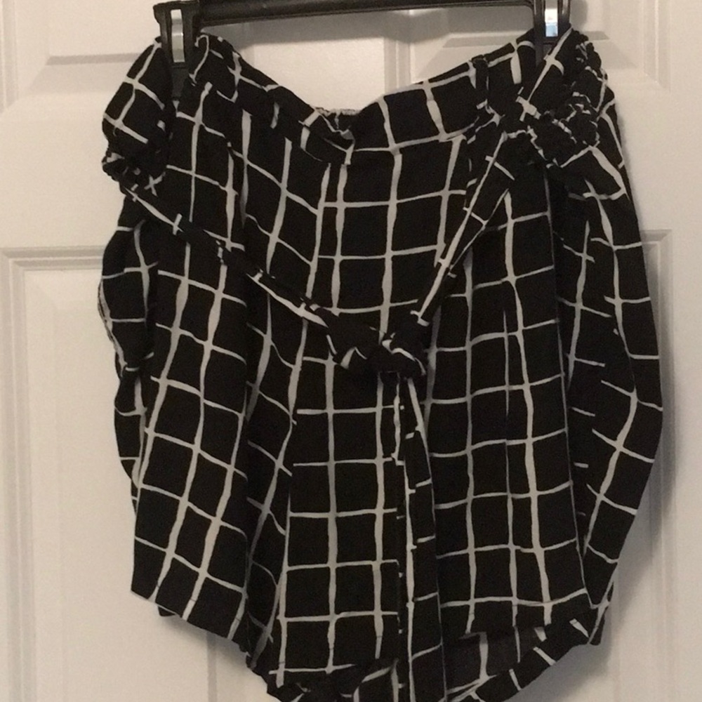 26/28 Cato grid print shorts with belt